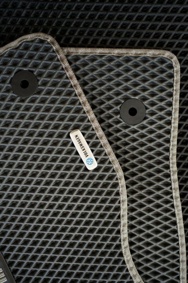 Логотип авто металевий. Шильдик